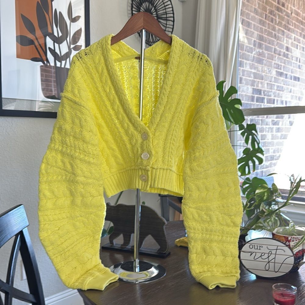 NWOT Free People Sadie Cable Cardi Yellow Cropped V Neck Buttons Cotton S Drop - Picture 5 of 10